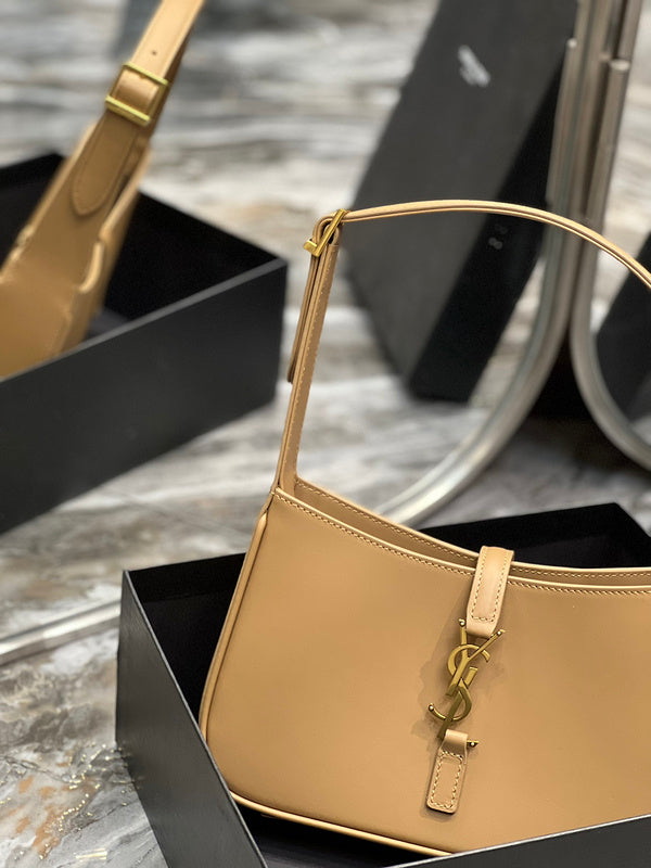 Amelia - YSL Bag - 2478