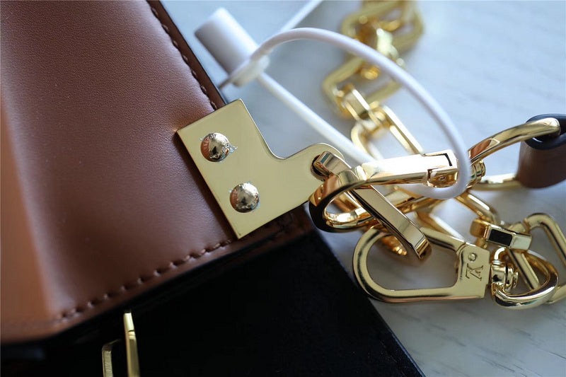 Fan Fashion Lu-Vi bags - 8120