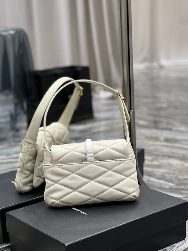 Amelia - YSL Bag - 2473