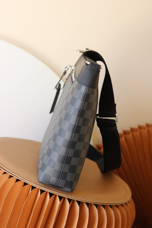 Fan Fashion Lu-Vi bags - 17188