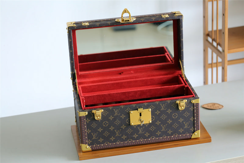 Fan Fashion Lu-Vi bags - 9521
