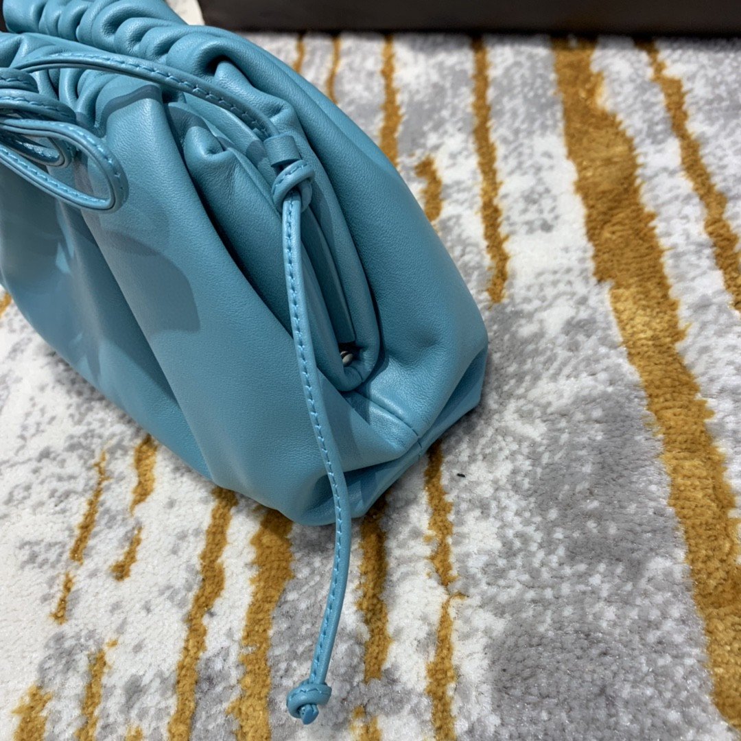 BV Mini Pouch For Women 8.6in/22AmeliaIn Blue