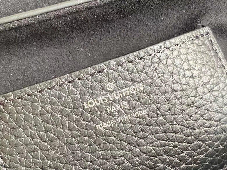Fan Fashion Lu-Vi bags - 17501