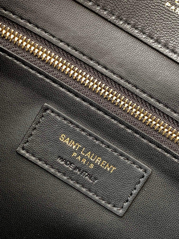 Amelia - YSL Bag - 4172