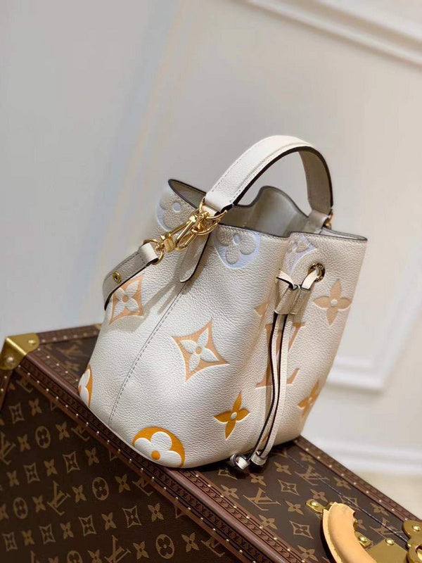 Fan Fashion Lu-Vi bags - 17540