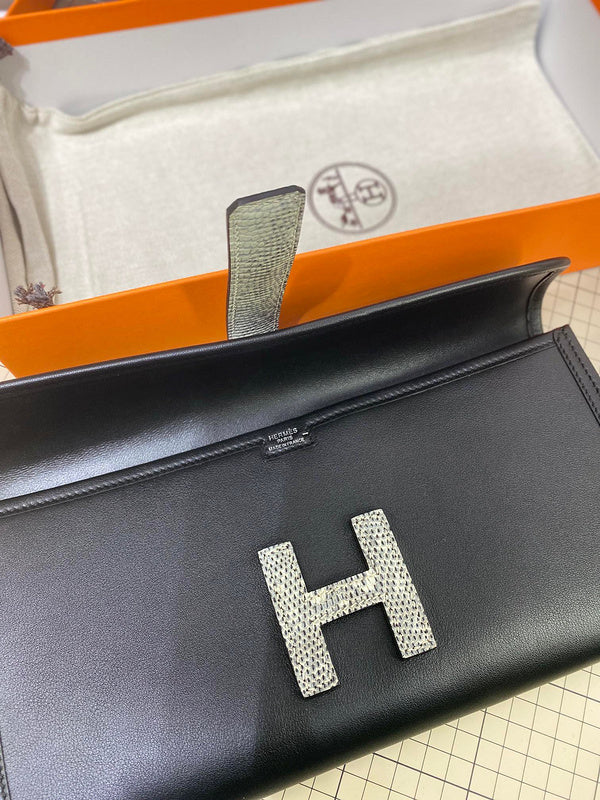 Amelia - HMS Bags - 1738