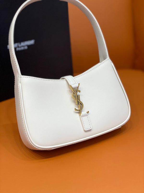 Amelia - YSL Bag - 1989