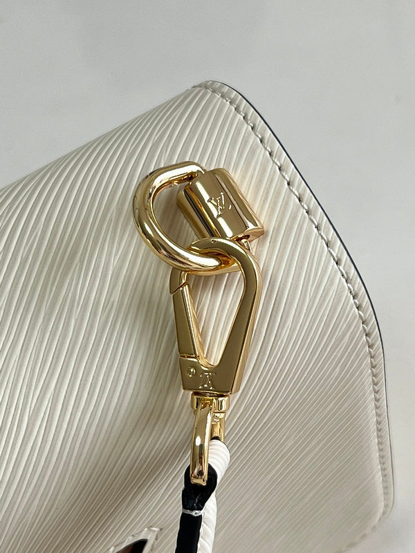 Fan Fashion Lu-Vi Bags - 16614