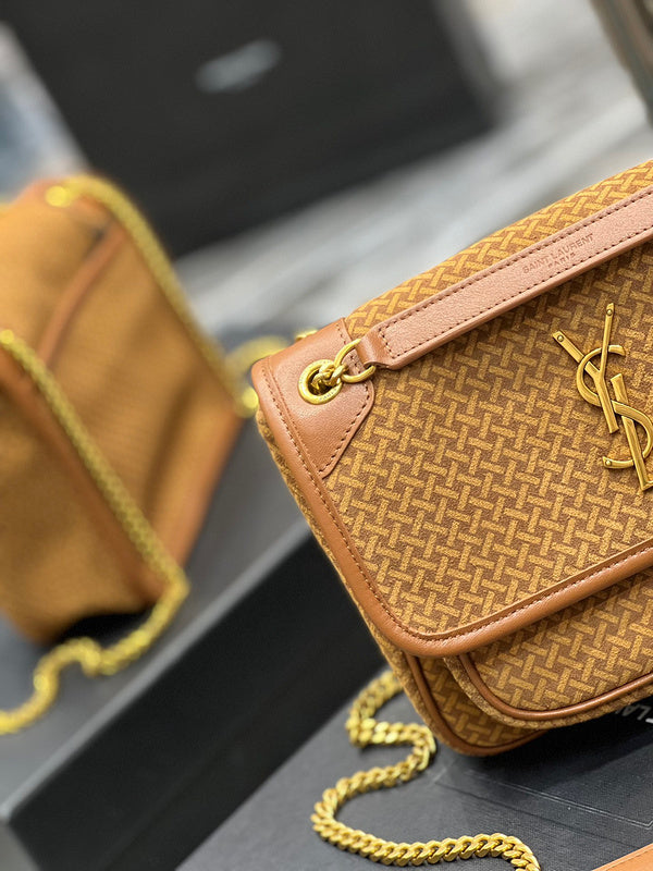 Amelia - YSL Bag - 4164