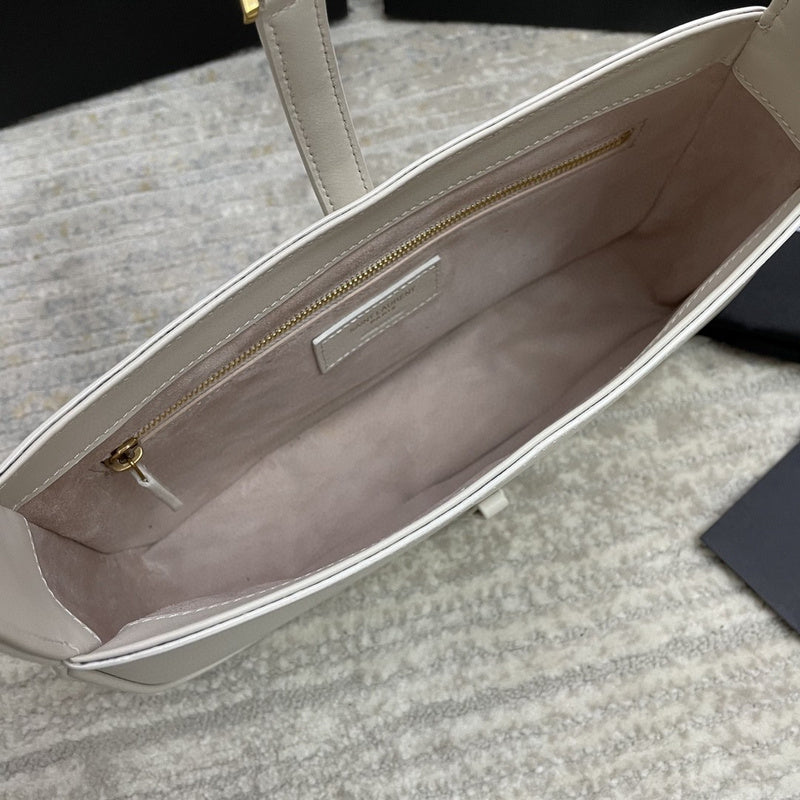 Amelia - YSL Bag - 3803