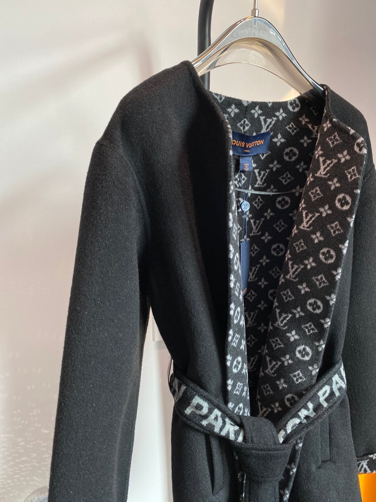 Luxury Louis Vuitton  Wrap Coat 024