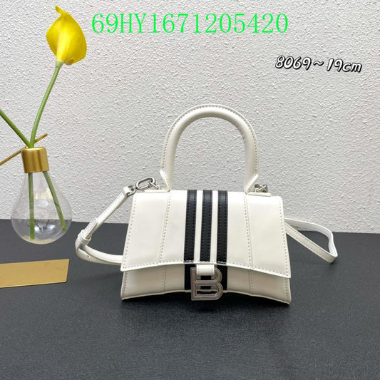 Amelia - BGA Bags - 1954