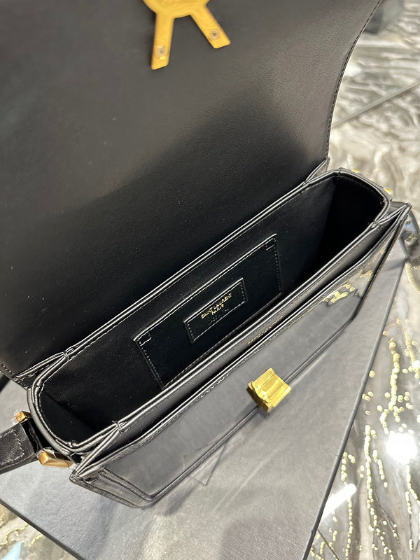 Amelia - YSL Bag - 3964