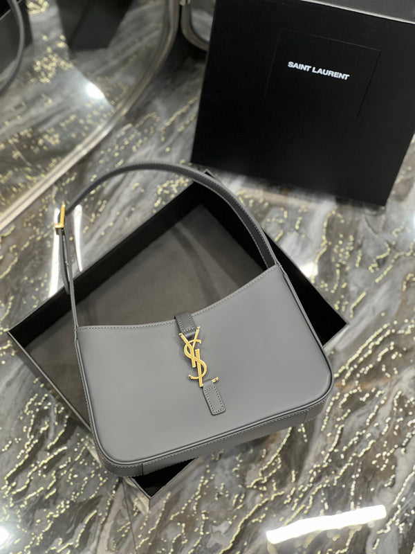 Amelia - YSL Bag - 2484