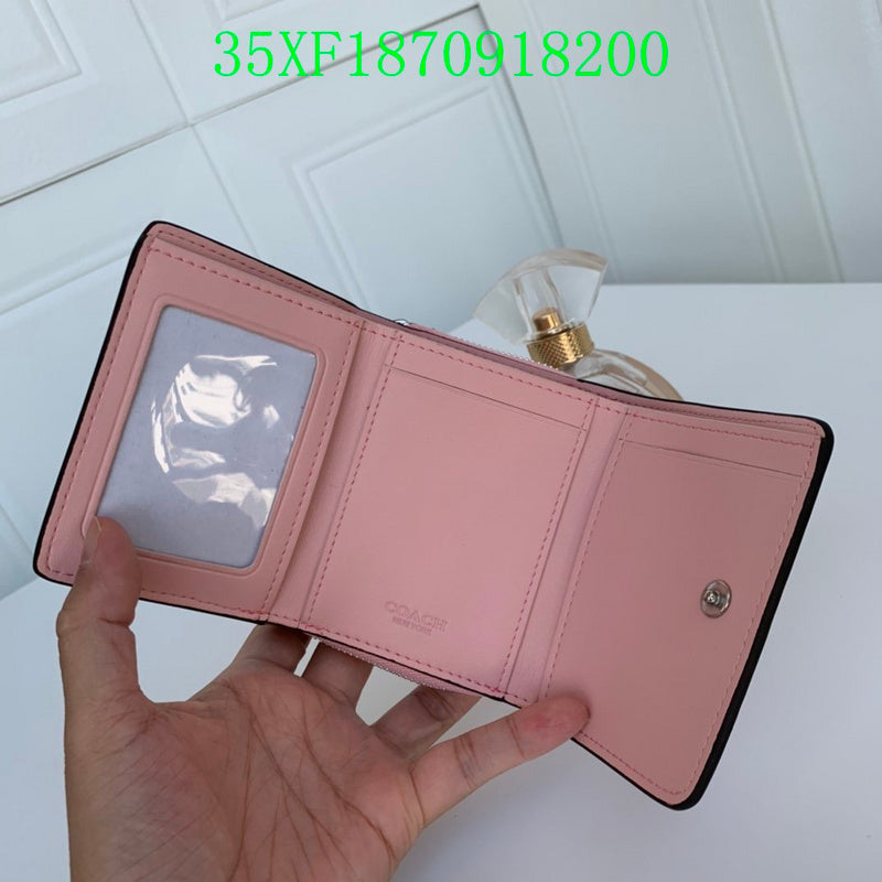 Amelia - CAH Wallet - 072