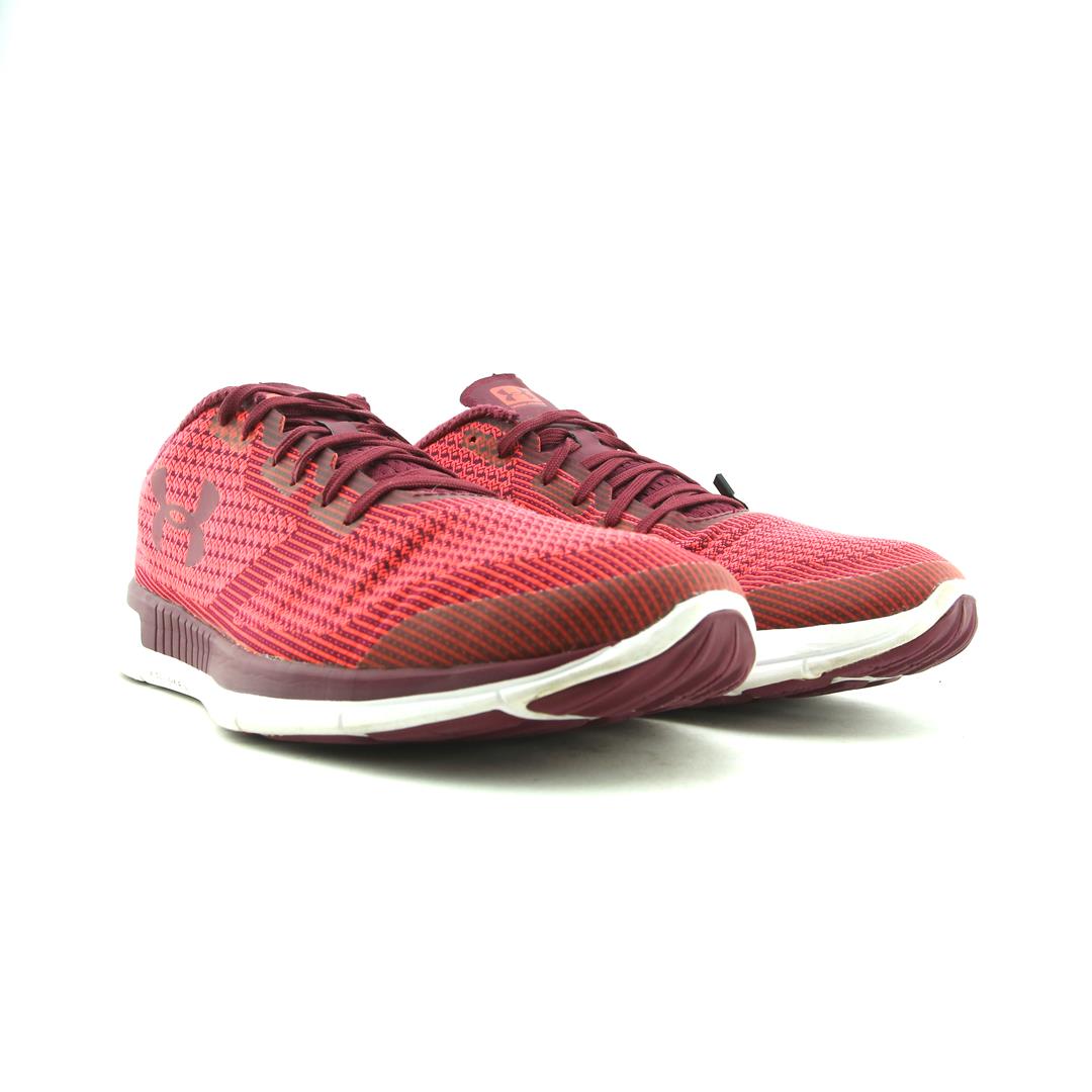UNDER ARMOUR CHARGED LIGHTNING
