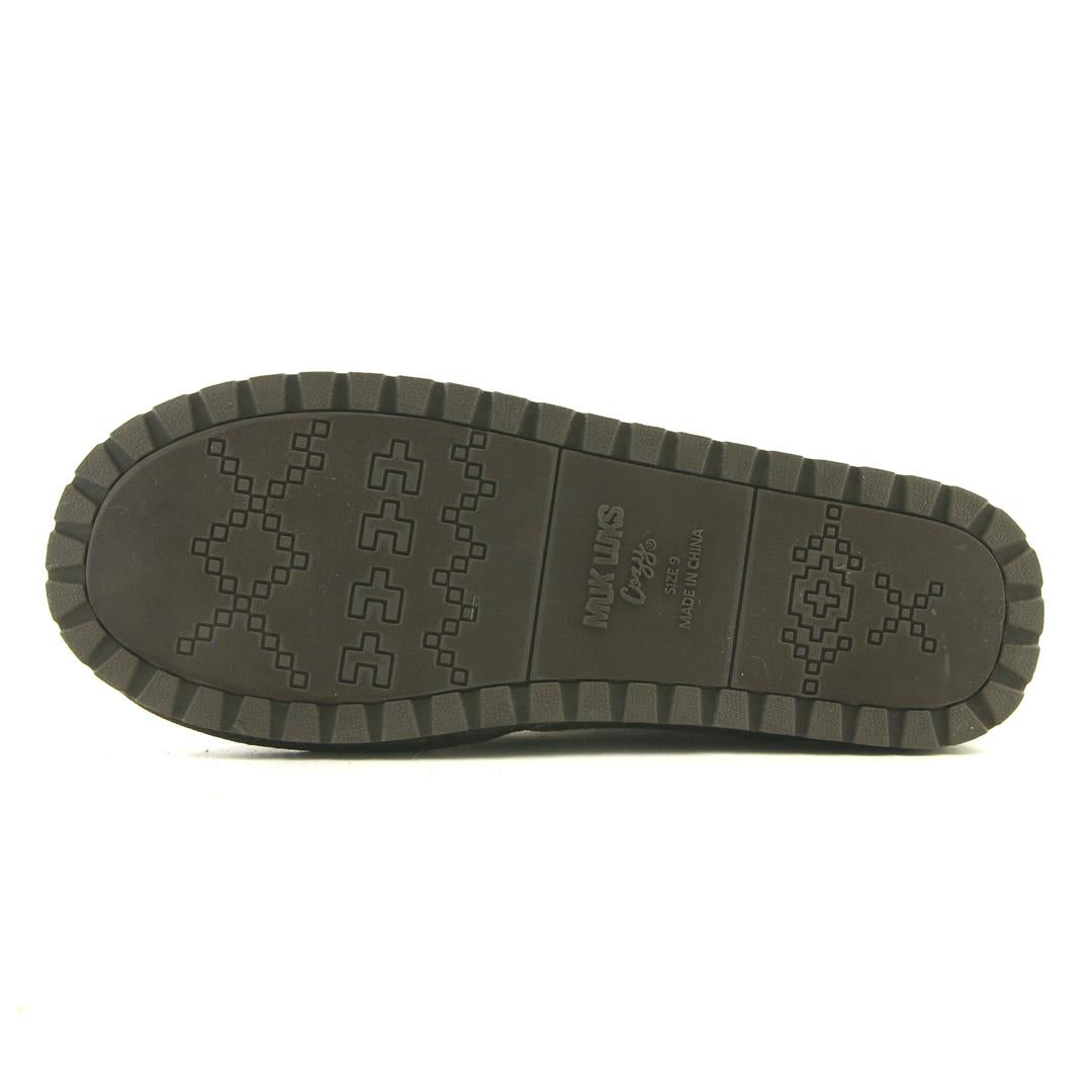 MUK LUKS .