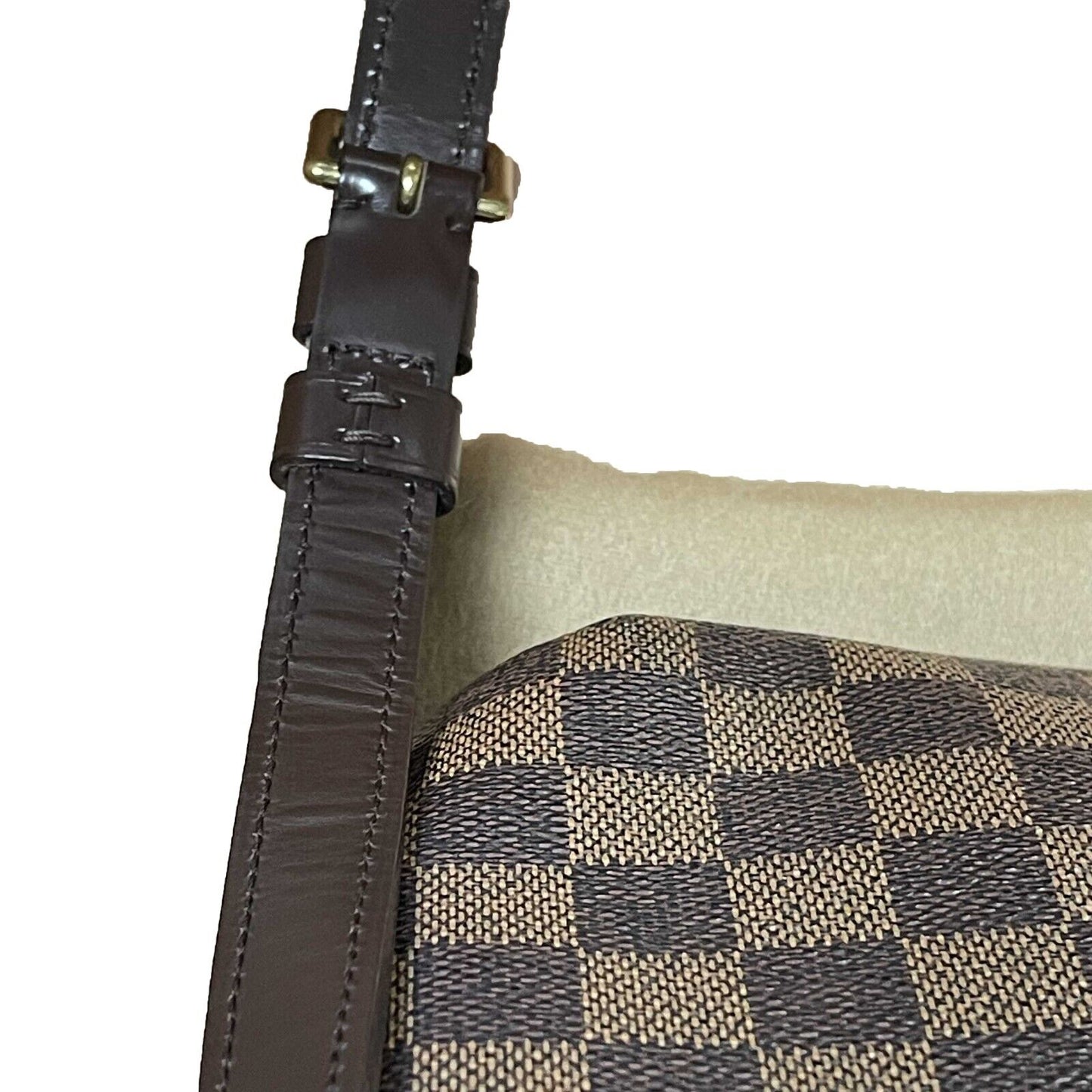LOUIS VUITTON M tte Tango Damier Ebene Canvas Shoulder Bag