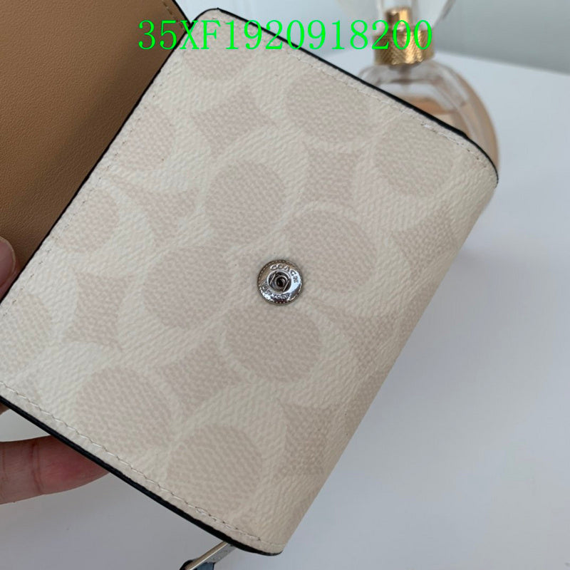 Amelia - CAH Wallet - 069