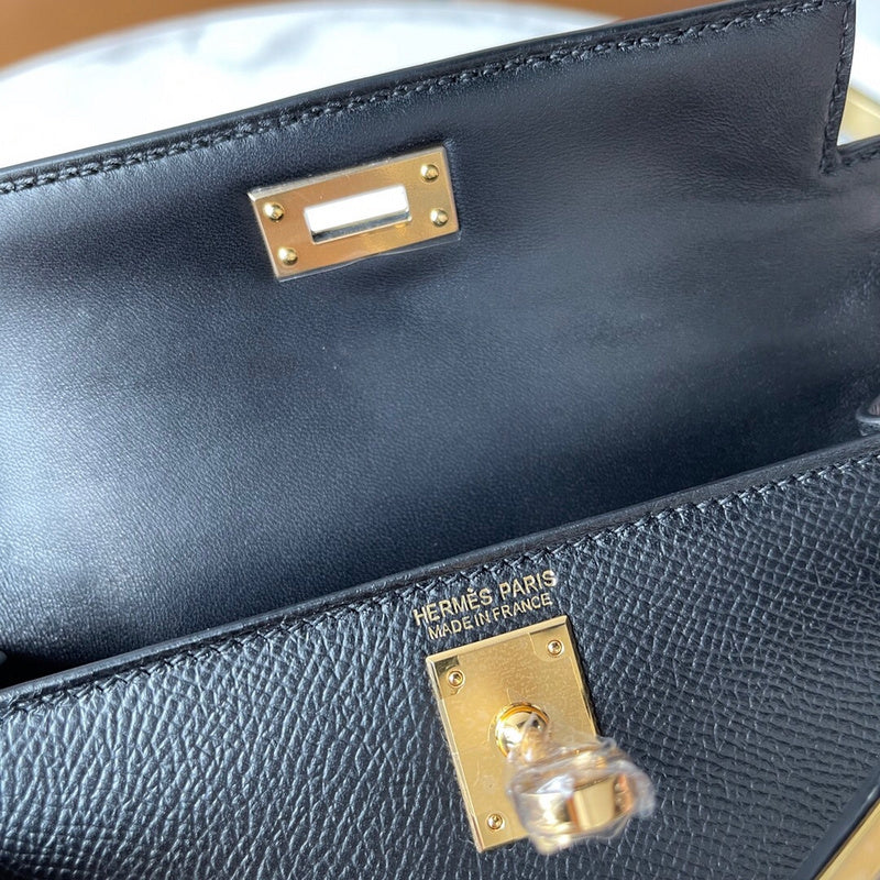 Amelia - HMS Bags - 1772