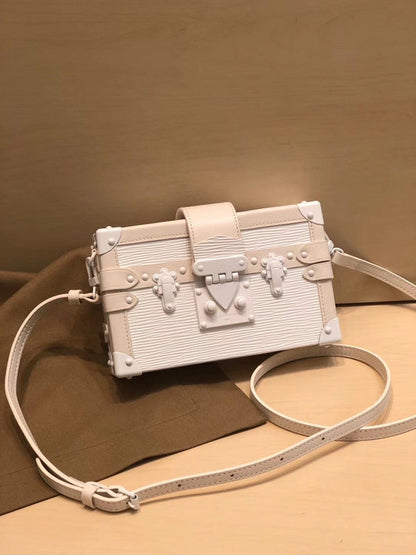 Fan Fashion Lu-Vi bags - 17765