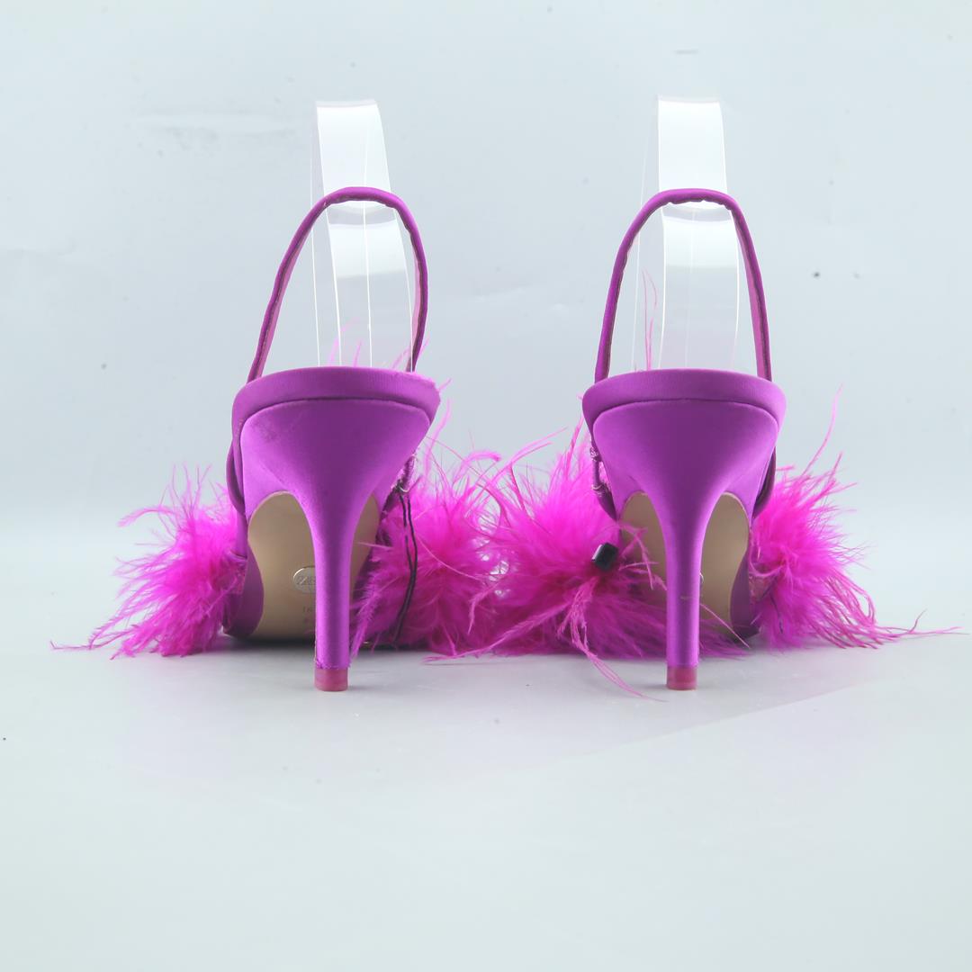 ZARA. ZAPATO TACO