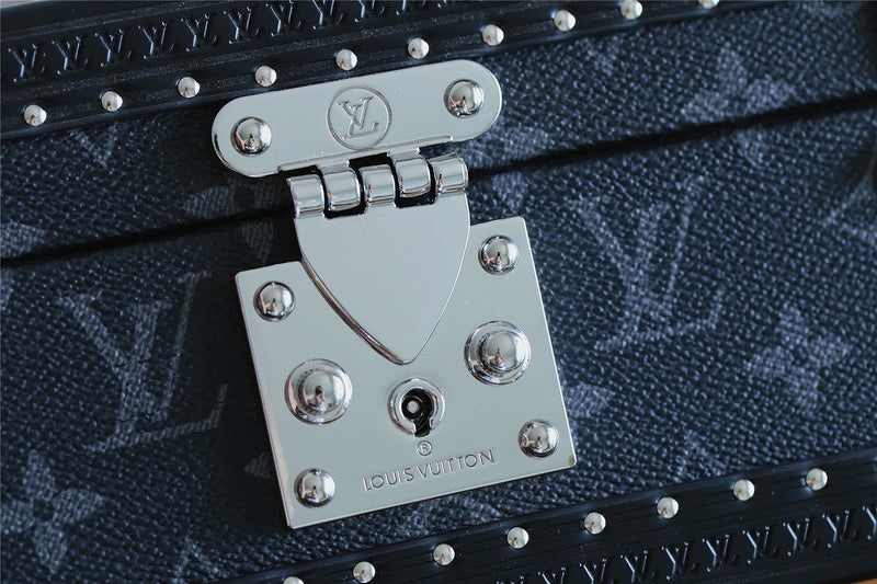 Fan Fashion Lu-Vi bags - 9543