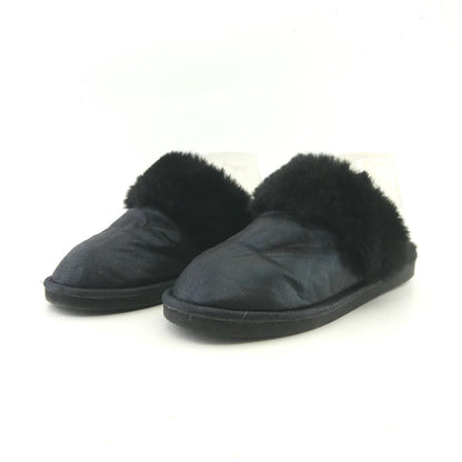 NINE WEST .