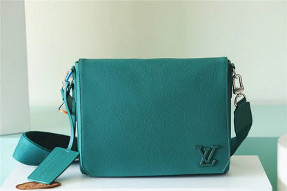 Fan Fashion Lu-Vi bags - 9921