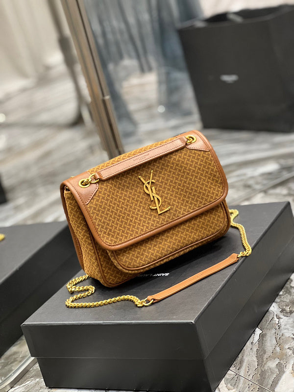 Amelia - YSL Bag - 4164