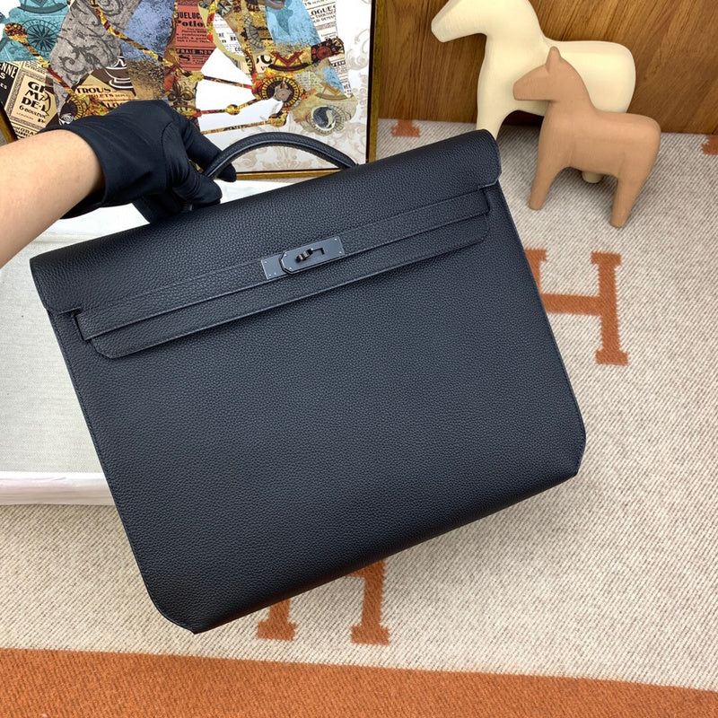 Amelia - HMS Bags - 1715