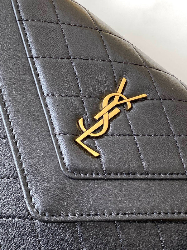 Amelia - YSL Bag - 3661