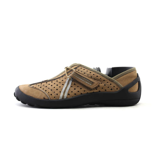 CLARKS .