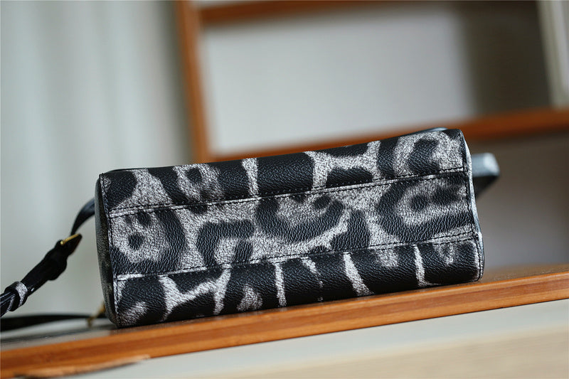 Fan Fashion Lu-Vi bags - 8506
