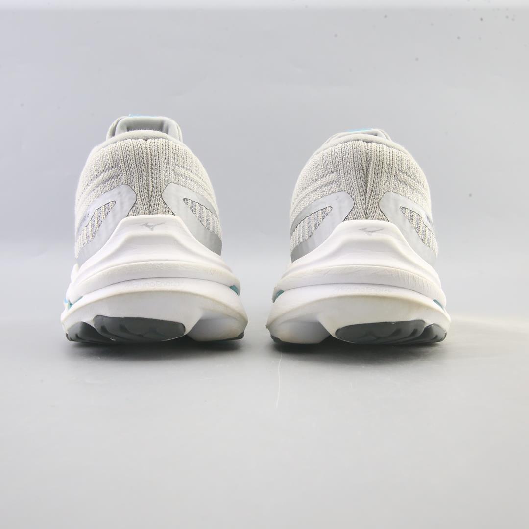 MIZUNO WAVE INSPIRE 18