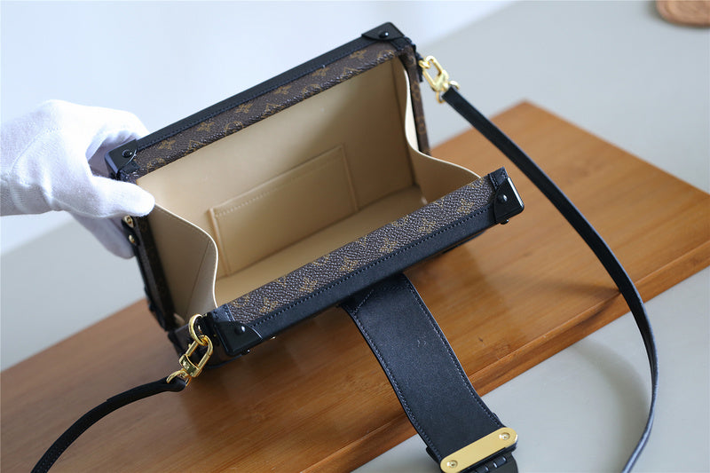 Fan Fashion Lu-Vi bags - 8221