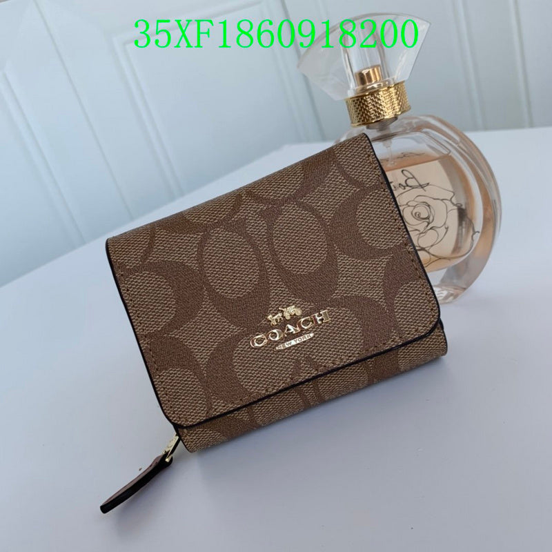 Amelia - CAH Wallet - 074