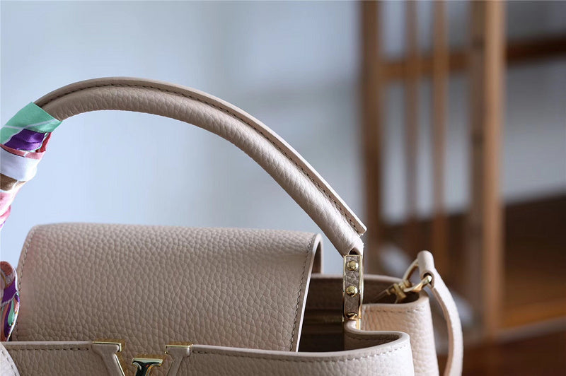 Fan Fashion Lu-Vi bags - 8377