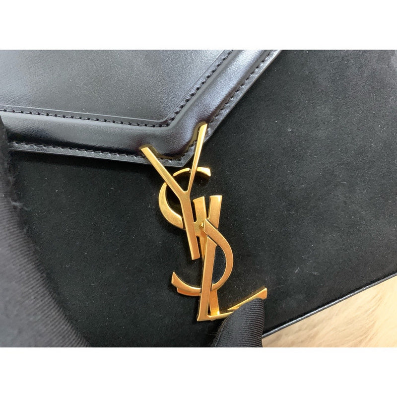 Amelia - YSL Bag - 2200