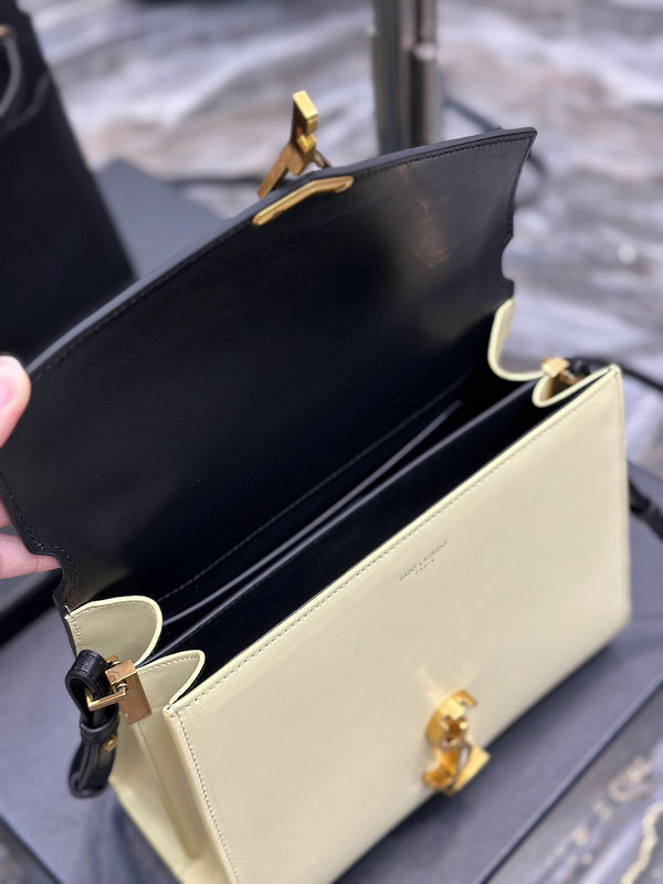 Amelia - YSL Bag - 1916