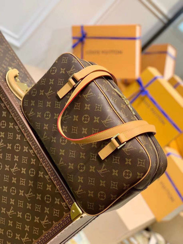 Fan Fashion Lu-Vi bags - 17420