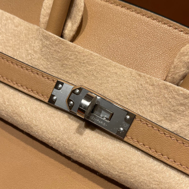 Amelia - HMS Bags - 1737