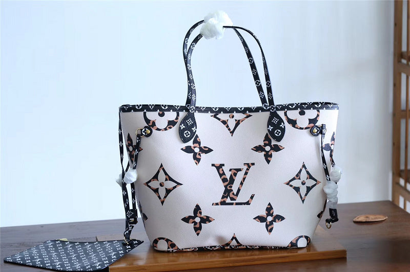 Fan Fashion Lu-Vi bags - 8090