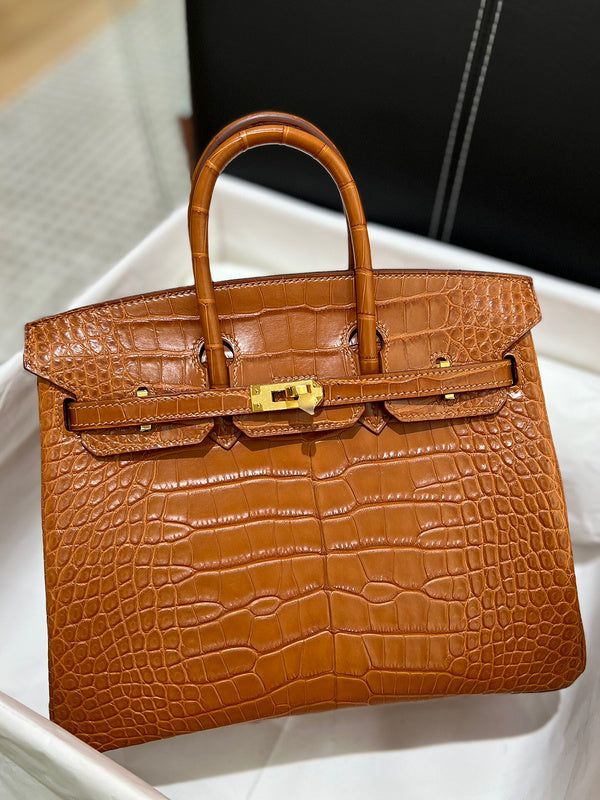 Amelia - HMS Bags - 1722
