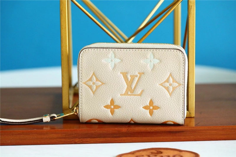 Fan Fashion Lu-Vi bags - 8941