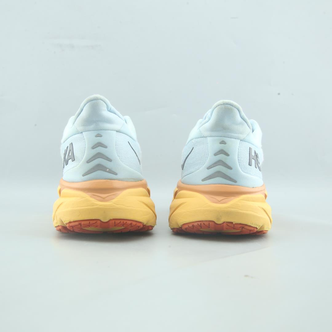 HOKA ONE ONE CLIFTON 8