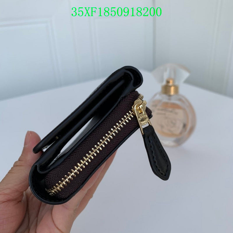 Amelia - CAH Wallet - 073