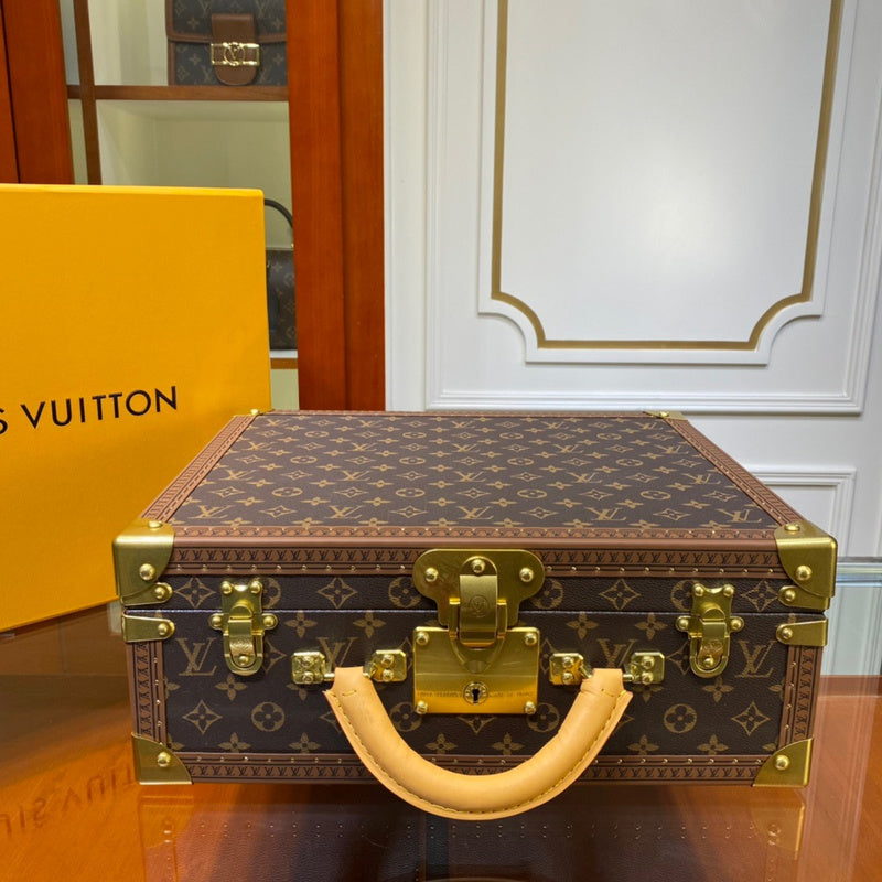 Fan Fashion Lu-Vi bags - 9501