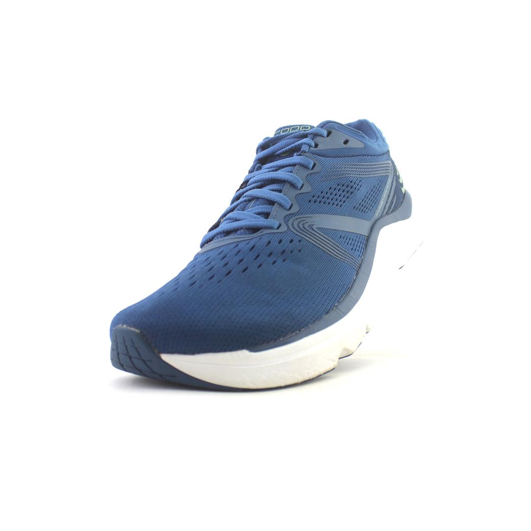 TOPO ATHLETIC ULTRAFLY 4