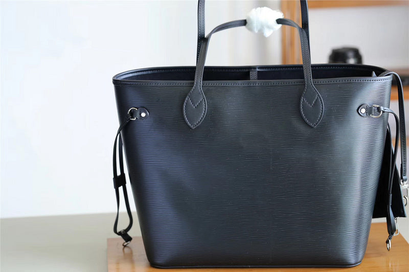 Fan Fashion Lu-Vi bags - 8074